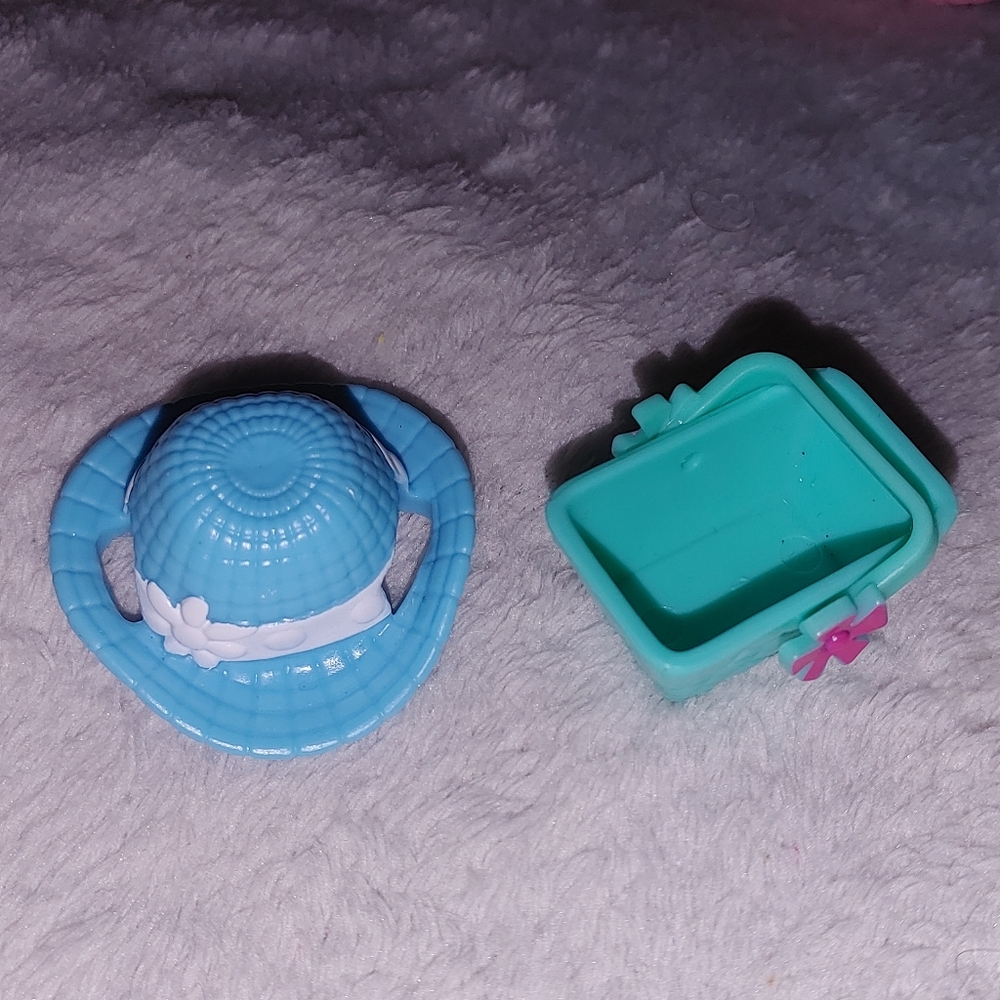 Blue Toy Hat and Teal Basket LPS accessories Set